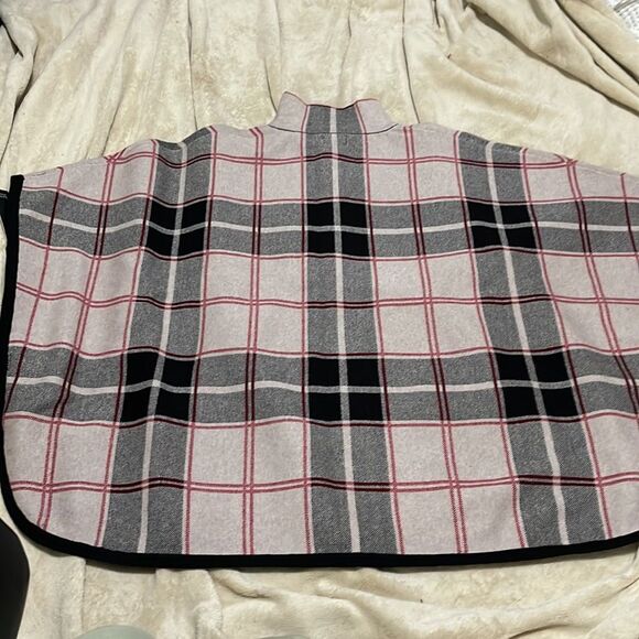 NWT- Nicole Miller - L/XL. Plaid Zip Cardigan Poncho - Picture 2 of 8